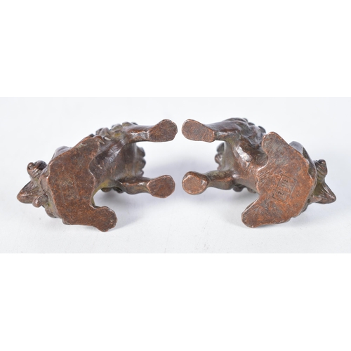 1509 - A Pair of Japanese Bronze Temple Dogs.  3.3 cm x 5.3 cm x 3 cm, total weight 196g (2)