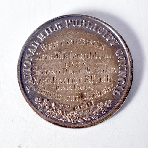 1568 - A Silver Agricultural Medal by Thomas Fattorini.  Hallmarked Birmingham 1924.  3.2 cm diameter, weig... 