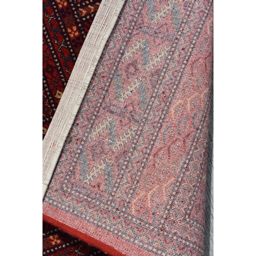 3990 - A Turkish Kirman rug 297 x 201 cm