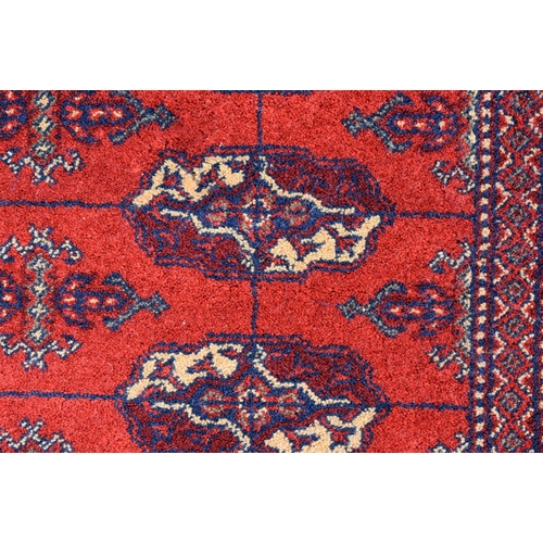 3992 - A Turkish Kirman rug 297 x 201 cm