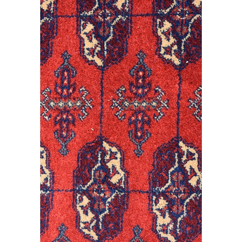 3992 - A Turkish Kirman rug 297 x 201 cm