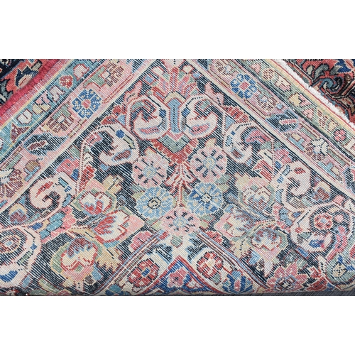 3994 - A Persian Sarouk rug 367 x 267 cm