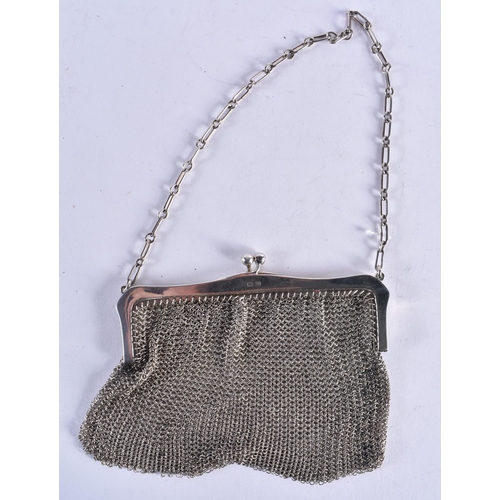 103 - AN EDWARDIAN LADIES SILVER CHAIN MAIL PURSE. Birmingham 1911. 110 grams. Purse 11 cm x 11 cm.