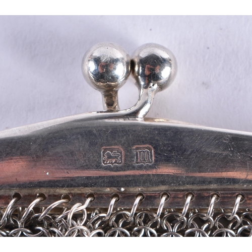 103 - AN EDWARDIAN LADIES SILVER CHAIN MAIL PURSE. Birmingham 1911. 110 grams. Purse 11 cm x 11 cm.