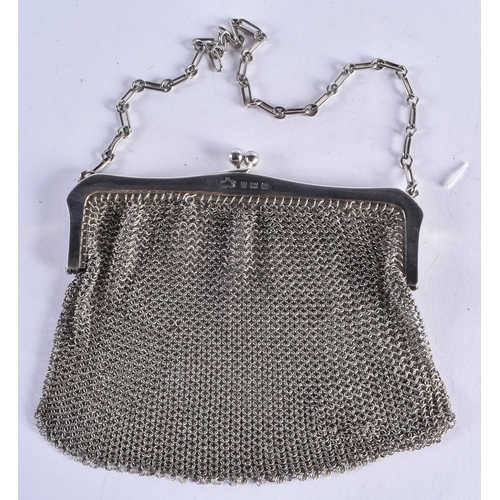 103 - AN EDWARDIAN LADIES SILVER CHAIN MAIL PURSE. Birmingham 1911. 110 grams. Purse 11 cm x 11 cm.