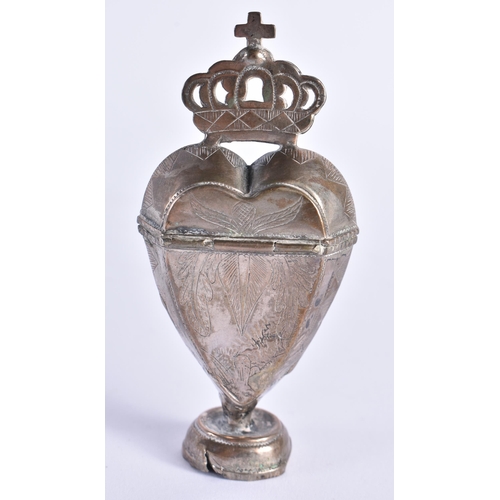 104 - A RARE 18TH CENTURY SCANDANAVIAN SILVER VINAIGRETTE Hovedvandsaeg, with finely carved pierced grille... 