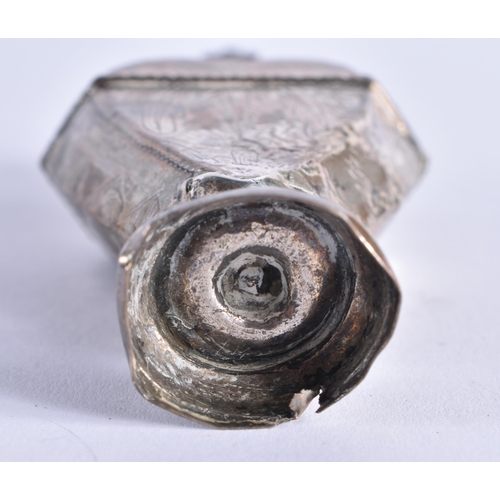 104 - A RARE 18TH CENTURY SCANDANAVIAN SILVER VINAIGRETTE Hovedvandsaeg, with finely carved pierced grille... 