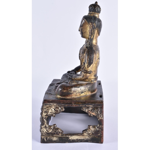 110 - AN 18TH CENTURY CHINESE LACQUERED BRONZE FIGURE OF A BUDDHA Qianlong. 21 cm x 10 cm.