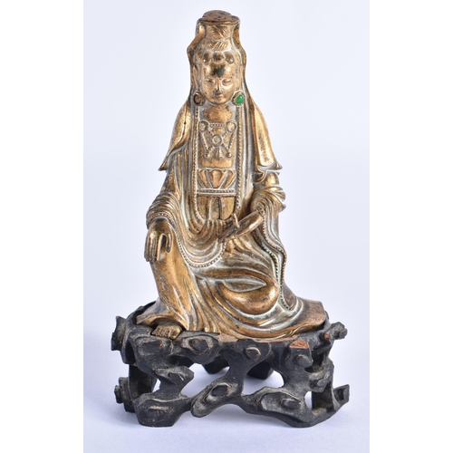 117 - A FINE 18TH CENTURY CHINESE GILT BRONZE FIGURE OF A SEATED IMMORTAL Qianlong. 11 cm x 5 cm.