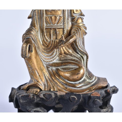 117 - A FINE 18TH CENTURY CHINESE GILT BRONZE FIGURE OF A SEATED IMMORTAL Qianlong. 11 cm x 5 cm.