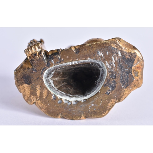 117 - A FINE 18TH CENTURY CHINESE GILT BRONZE FIGURE OF A SEATED IMMORTAL Qianlong. 11 cm x 5 cm.