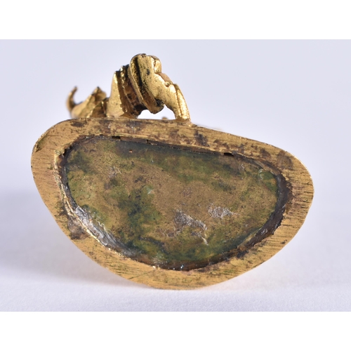 118 - A VERY RARE MINIATURE 18TH CENTURY CHINESE GILT BRONZE FIGURE OF AMITAYUS Qianlong. 3.5 cm x 2.5 cm.