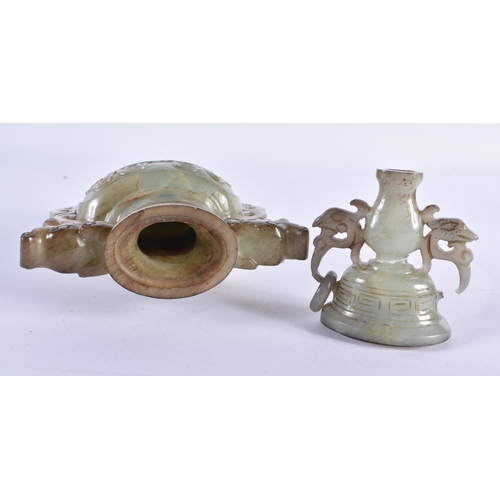 163 - AN EARLY 20TH CENTURY CHINESE CARVED TWIN HANDLED JADE VASE AND COVER Late Qing/Republic. 19 cm x 10... 