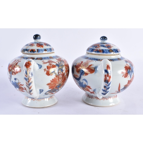 172 - A PAIR OF LATE 17TH/18TH CENTUTYR CHINESE IMARI BLUE AND WHITE PORCELAIN TEAPOTS AND COVERS Kangxi/Y... 