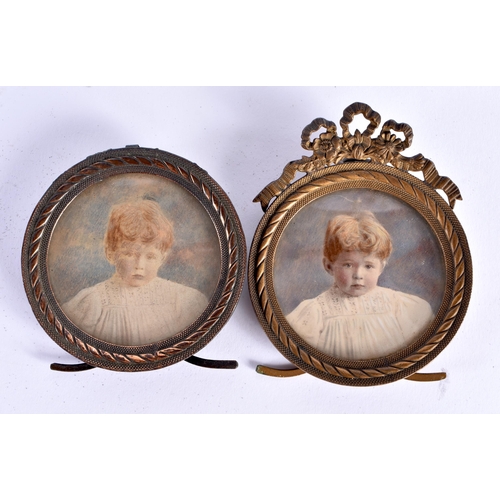 66 - AN ANTIQUE ESSEX REVERSE CRYSTAL PLAQUE etc. Largest 13 cm diameter. (4)