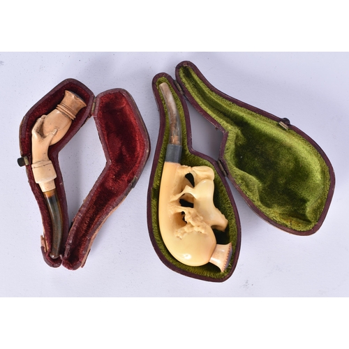67 - TWO ANTIQUE MEERSCHAUM PIPS. 11 cm wide. (2)