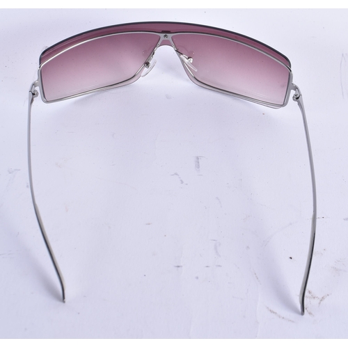 74 - A PAIR OF GUCCI SUNGLASSES. 15 cm wide.