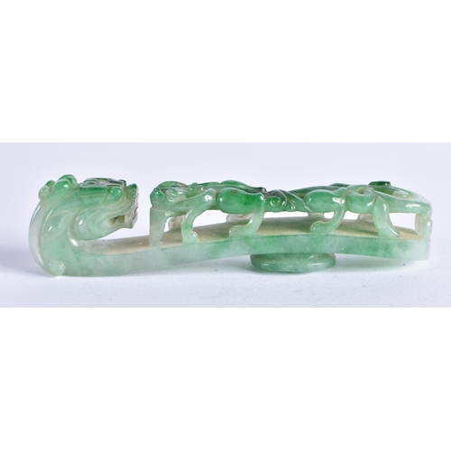 76 - A FINE 19TH CENTURY CHINESE CARVED JADEITE BELT HOOK Qing. 10 cm long.
