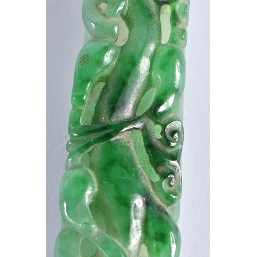 76 - A FINE 19TH CENTURY CHINESE CARVED JADEITE BELT HOOK Qing. 10 cm long.