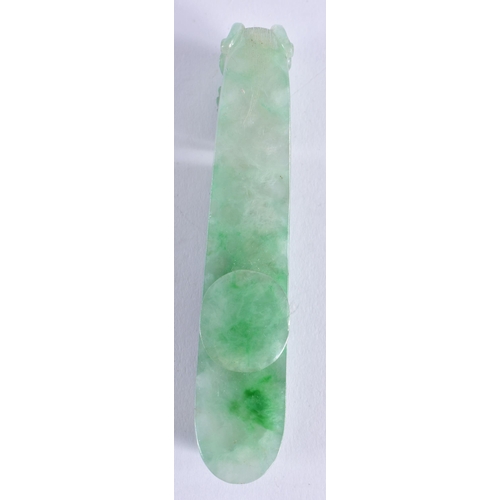 76 - A FINE 19TH CENTURY CHINESE CARVED JADEITE BELT HOOK Qing. 10 cm long.