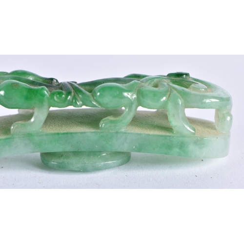 76 - A FINE 19TH CENTURY CHINESE CARVED JADEITE BELT HOOK Qing. 10 cm long.
