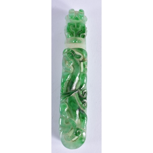 76 - A FINE 19TH CENTURY CHINESE CARVED JADEITE BELT HOOK Qing. 10 cm long.