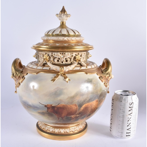 91 - A FINE LARGE ROYAL WORCESTER PORCELAIN POT POURRI AND COVER by John Stinton, beautifully painted wit... 