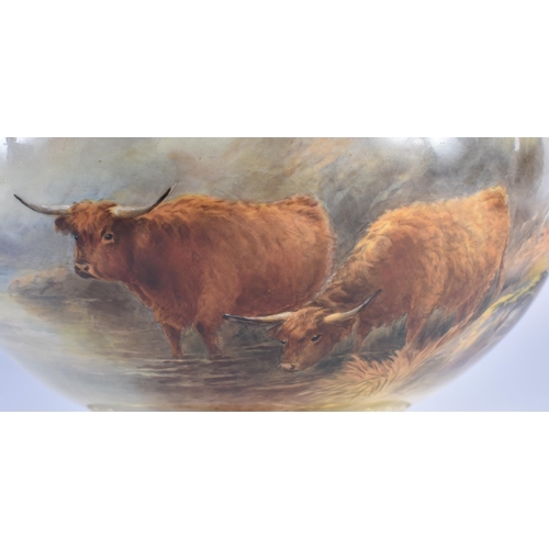 91 - A FINE LARGE ROYAL WORCESTER PORCELAIN POT POURRI AND COVER by John Stinton, beautifully painted wit... 