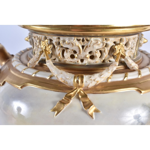 91 - A FINE LARGE ROYAL WORCESTER PORCELAIN POT POURRI AND COVER by John Stinton, beautifully painted wit... 