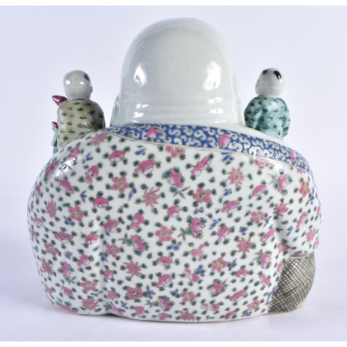 93 - AN EARLY 20TH CENTURY CHINESE FAMILLE ROSE PORCELAIN FIGURE OF A BUDDHA Late Qing/Republic, modelled... 