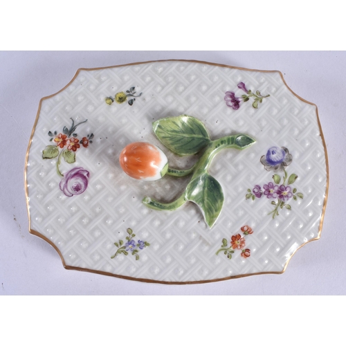 121 - AN EARLY 20TH CENTURY MEISSEN PORCELAIN BOX AND COVER painted with flowers. 12.5 cm x 7.5 cm.