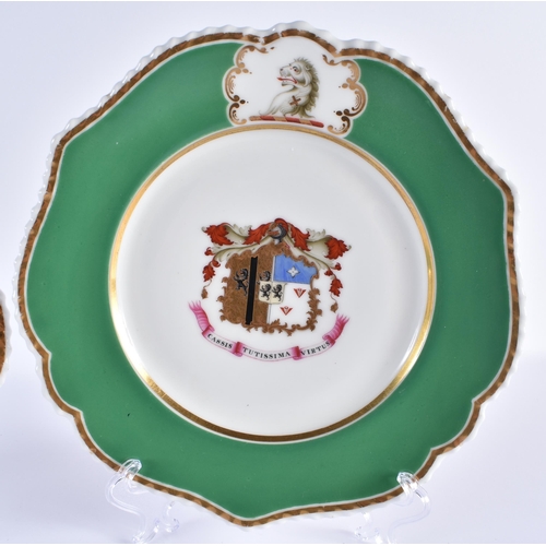 14 - A PAIR OF EARLY 19TH CENTURY CHAMBERLAINS WORCESTER ARMORIAL DESSERT PLATES painted with an apple gr... 
