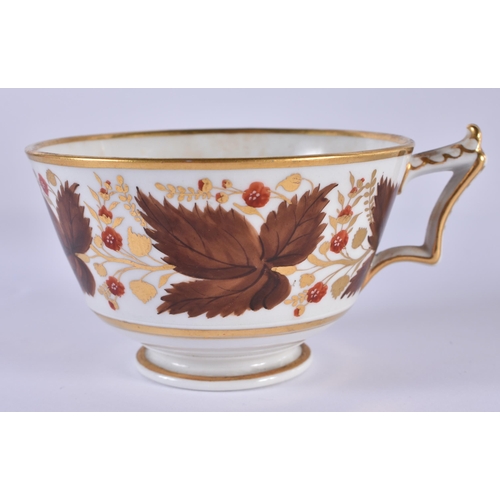 15 - A LATE 18TH/19TH CENTURY WORCESTER FLIGHT BARR AND BARR TEASET painted with brown and gilt leaves. L... 