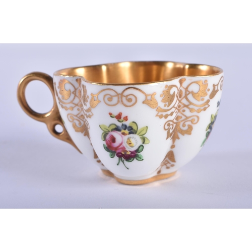 198 - Late 19th century Coalport miniature coffee can and saucer with solid gold ground, the can with a si... 