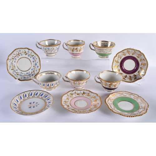 20 - FIVE LATE 18TH/19TH CENTURY FLIGHT BARR AND BARR CUPS AND SAUCERS in various forms and sizes. Larges... 