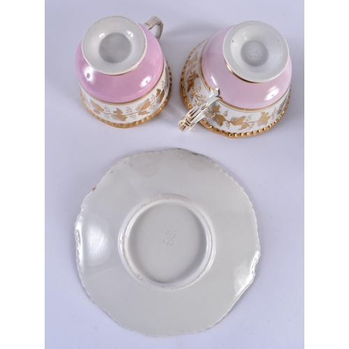 20 - FIVE LATE 18TH/19TH CENTURY FLIGHT BARR AND BARR CUPS AND SAUCERS in various forms and sizes. Larges... 