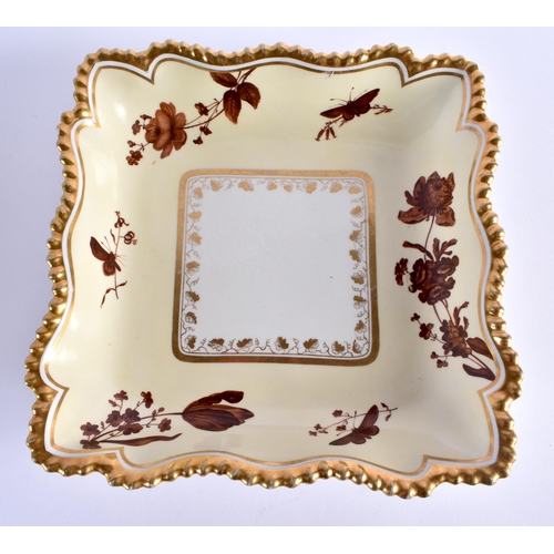 25 - FOUR EARLY 19TH CENTURY CHAMBERLAINS WORCESTER ARMORIAL SQUARE FORM DISHES together with a similar h... 