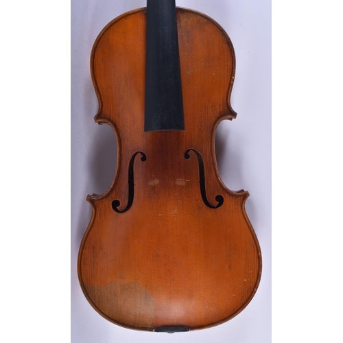 252 - A VIOLIN. 59 cm long, length of back 35.5 cm long.