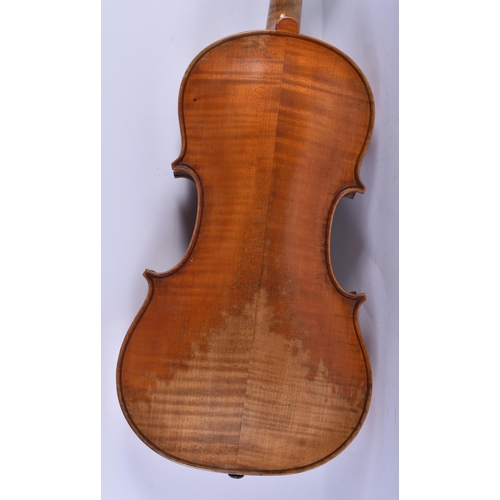 252 - A VIOLIN. 59 cm long, length of back 35.5 cm long.