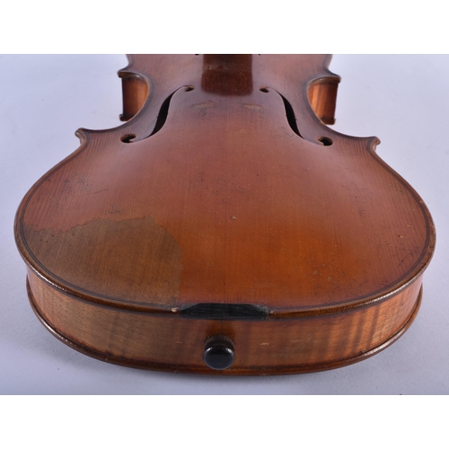 252 - A VIOLIN. 59 cm long, length of back 35.5 cm long.