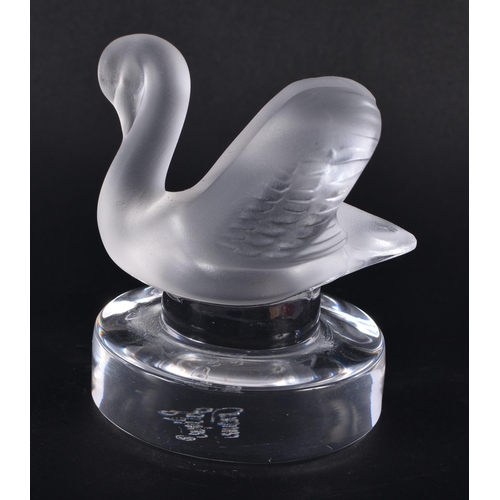 263 - A FRENCH LALIQUE GLASS SWAN FIGURE. 6.25cm x 5.25cm.