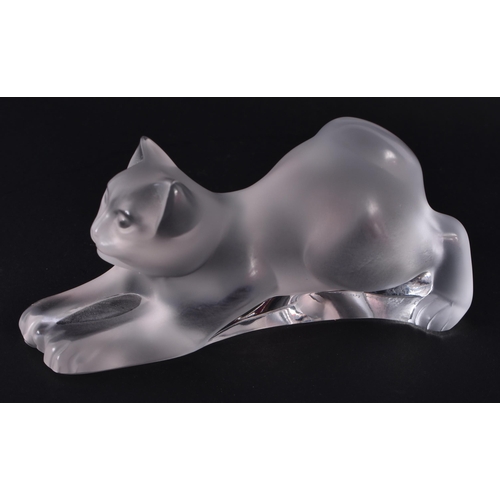 274 - A FRENCH LALIQUE GLASS CAT. 9.5 cm x 4.25cm.