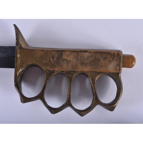 281 - A CONTINENTAL KNUCKLE DUSTER KNIFE. 30 cm long.