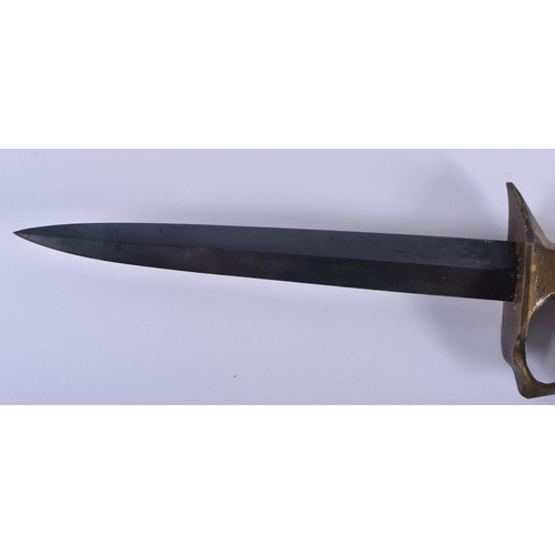 281 - A CONTINENTAL KNUCKLE DUSTER KNIFE. 30 cm long.