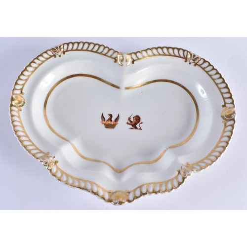 31 - TWO EARLY 19TH CENTURY CHAMBERLAINS ARMORIAL PLATES together with a misfired Chamberlains bowl & a s... 