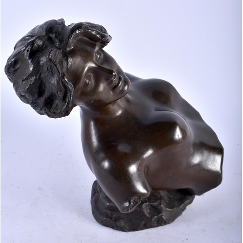 468 - Guiseppe Renda (1859-1938) Bronze, Nude female torso. 26 cm x 15 cm.