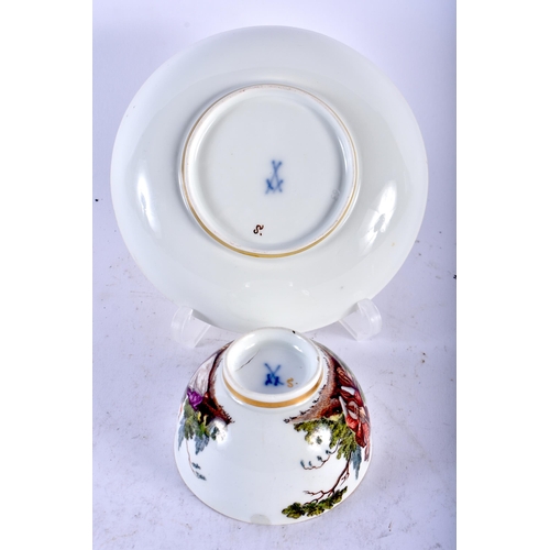 479 - AN 18TH/19TH CENTURY MEISSEN PORCELAIN TEABOWL AND SAUCER painted with lovers within a landscape. 11... 