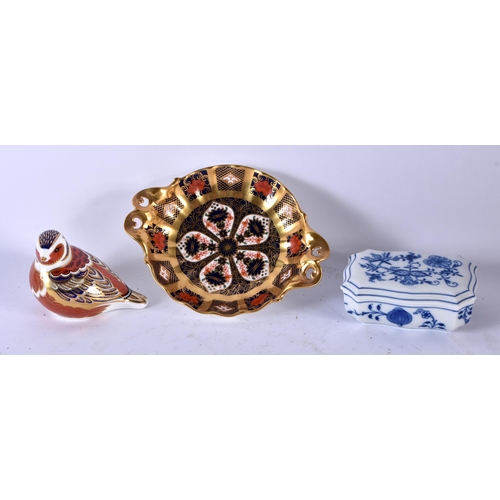 528 - A ROYAL CROWN DERBY IMARI PAPERWEIGHT together with a similar dish & a Meissen box. Largest 15 cm wi... 