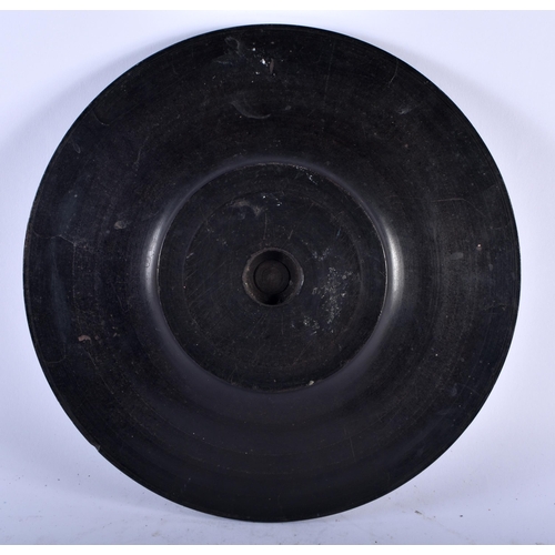 533 - A LARGE 19TH CENTURY BOIS DERCI EBONISED CLASSICAL RELIEF DISH decorated with figures. 30 cm diamete... 