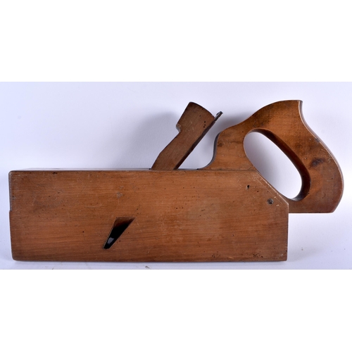 541 - FOUR ANTIQUE WOODEN PLANES. Largest 30 cm wide. (4)